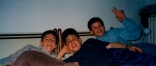 Qui sono con due miei amici (Davide e Damiano) in una gita in terza media. (Io sono quello a sinistra).
